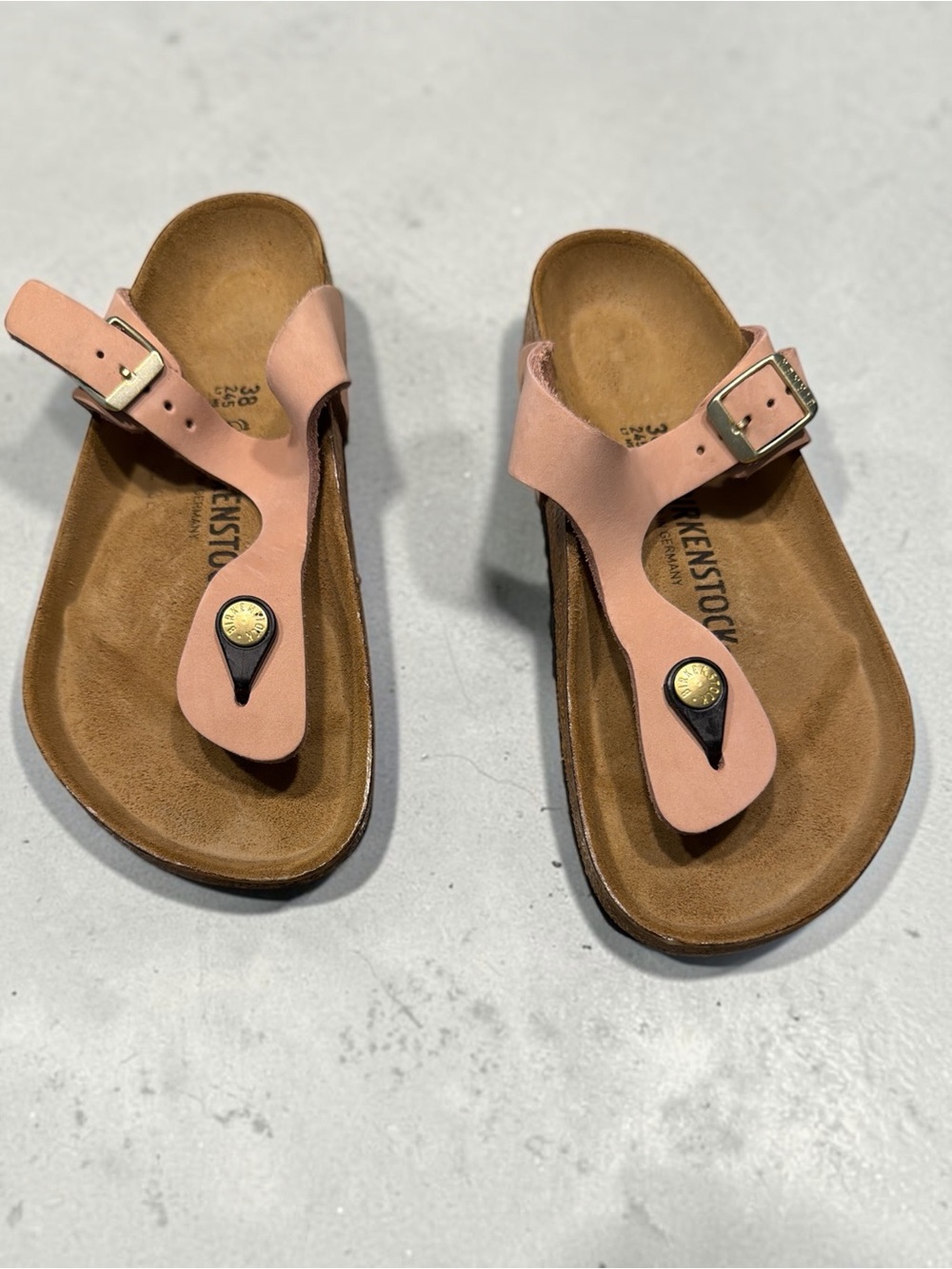 Birkenstock Gizeh Thong Sandals in Blush Pink